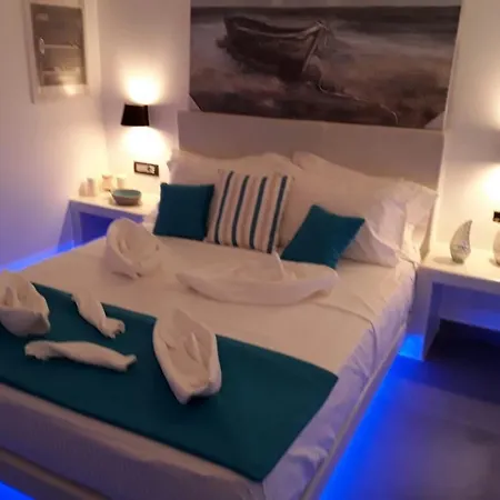 Santoxenia Luxury * Kamári